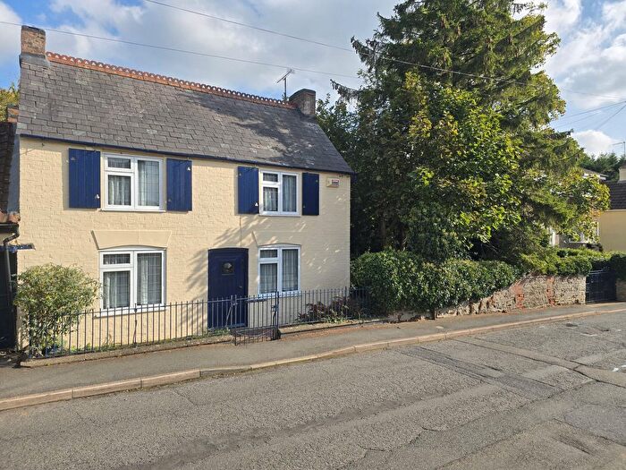 3 Bedroom Cottage For Sale In High Street, Wootton, NN4