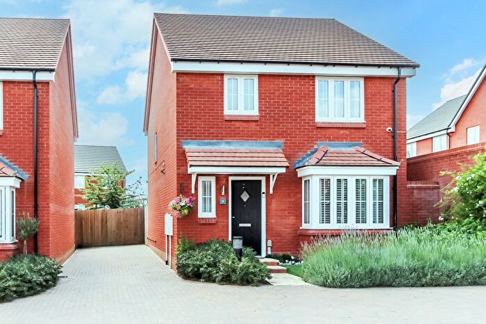 3 Bedroom Detached House For Sale In Haystack Close, Wellingborough, NN8