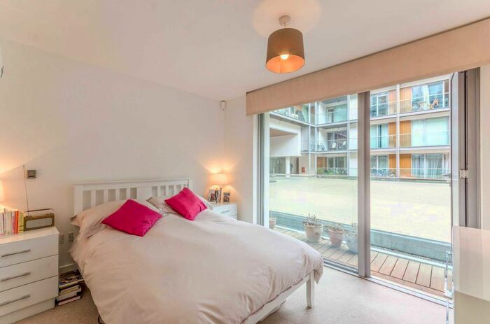 1 Bedroom Flat To Rent In Highbury Stadium Square, Highbury, London, N5