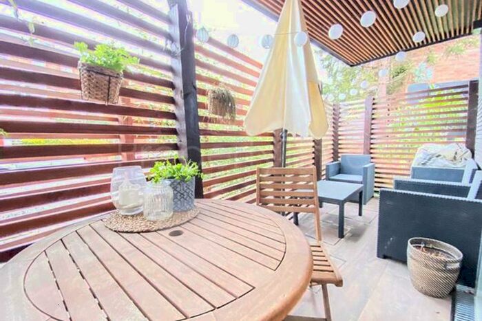 2 Bedroom Flat To Rent In Blythwood Road, Islington, N4