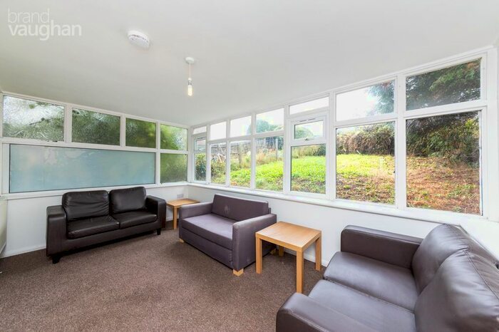 5 Bedroom End Of Terrace House To Rent In Staplefield Drive, Brighton, BN2