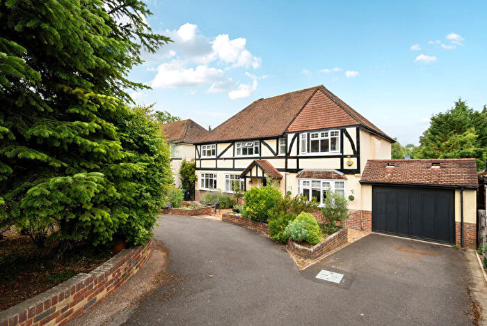 4 Bedroom Detached House To Rent In Hawks Hill Close, Fetcham, KT22