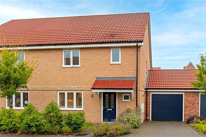 3 Bedroom Semi-Detached House For Sale In Harris Close, Hardwick, Cambridge, CB23