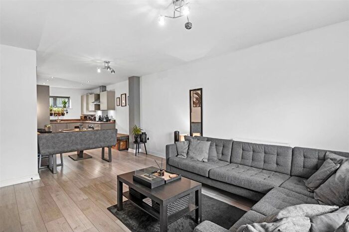 1 Bedroom Flat For Sale In Brookside Terrace, The Lane, Worcester, WR1