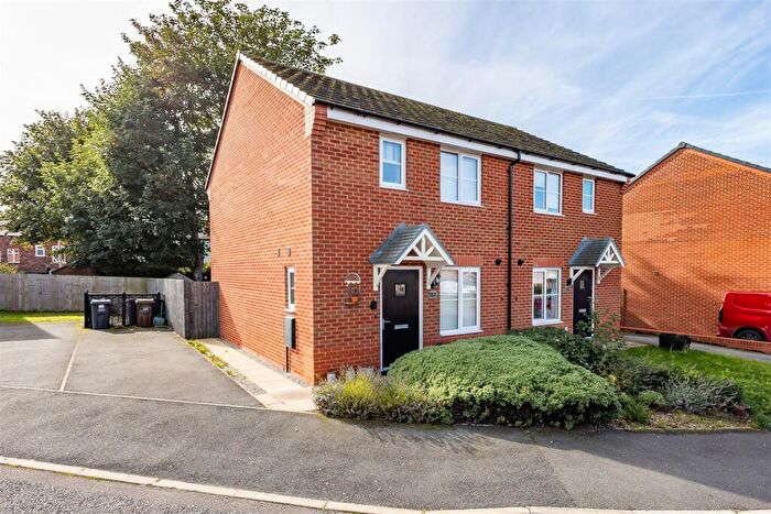 3 Bedroom Semi-Detached House For Sale In Assembly Avenue, Leyland, PR25