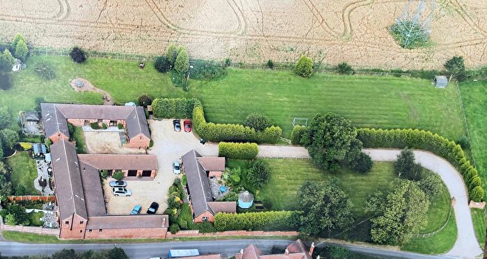 3 Bedroom Barn Conversion For Sale In Wall Hill Road, Coventry, CV7