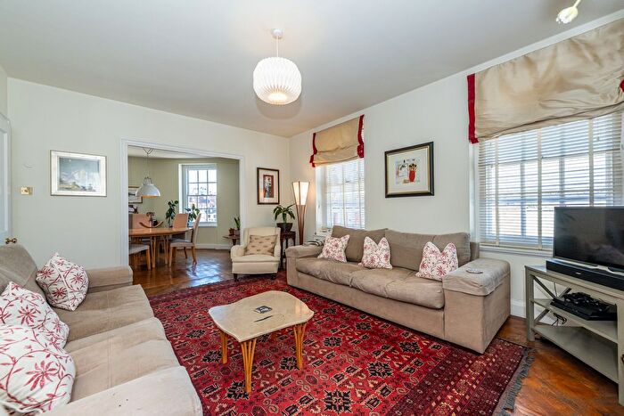 2 Bedroom Flat For Sale In Seymour Place, London, W1H