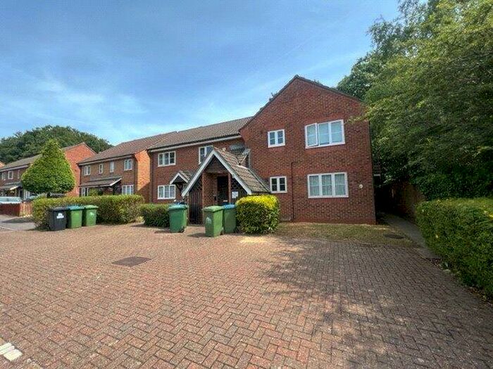 1 Bedroom Apartment To Rent In Chelveston Crescent, Southampton, Hampshire, SO16