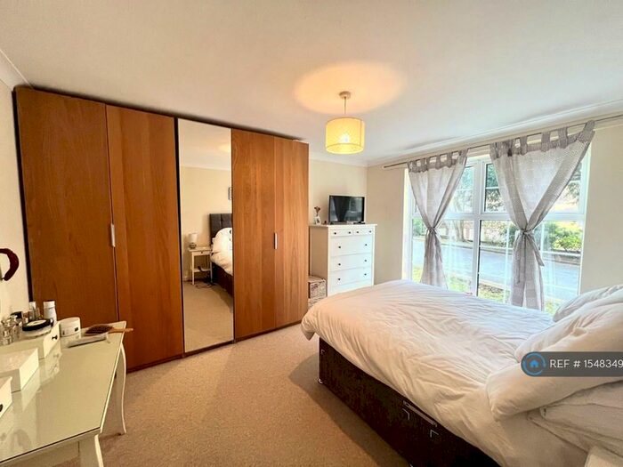 2 Bedroom Flat To Rent In Withdean Rise, Brighton, BN1