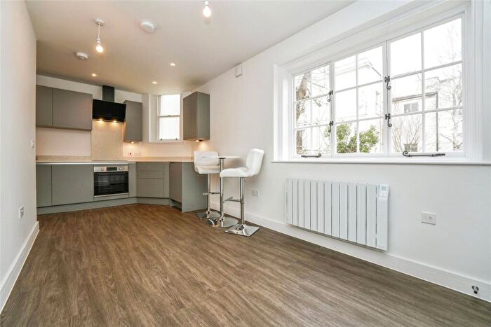 1 Bedroom Flat To Rent In Lypiatt Road, GL50