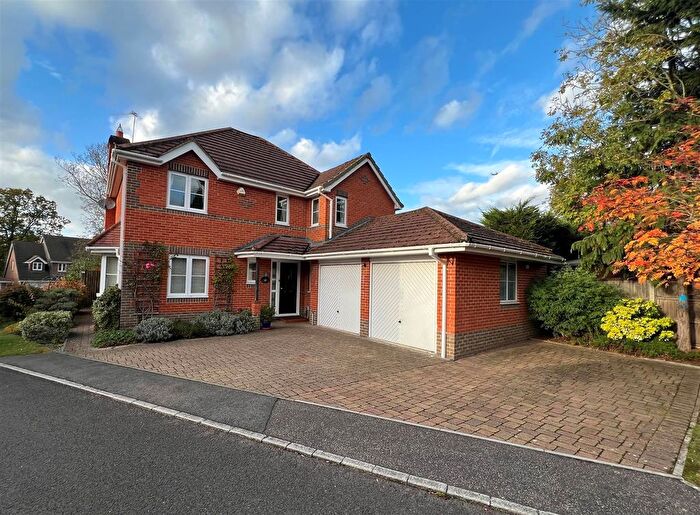 4 Bedroom Detached House For Sale In Maynards Wood, Chineham, Basingstoke, RG24