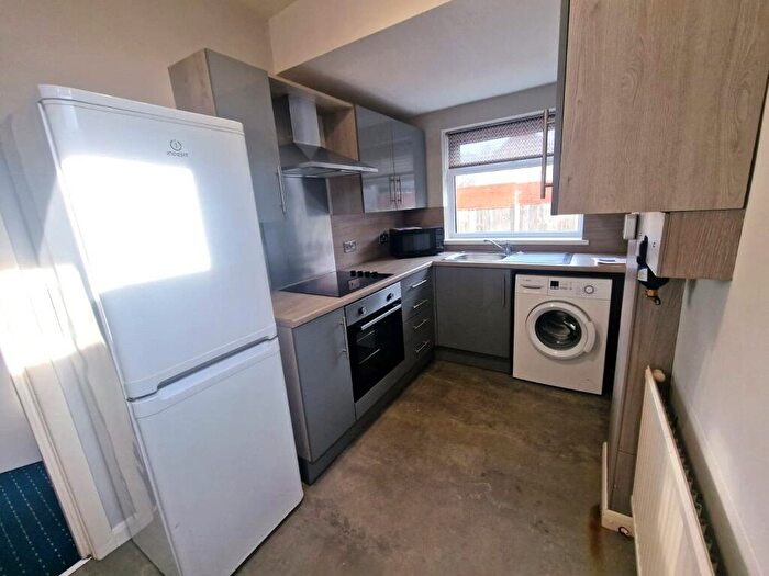 2 Bedroom Flat To Rent In Ground Floor Flat, St Vincent Ave, DN1