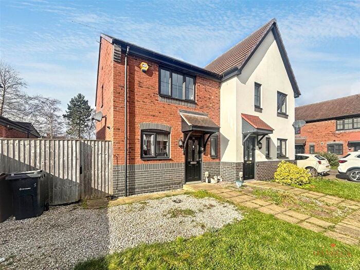 2 Bedroom Semi-Detached House For Sale In Woldcarr Road, Hull, HU3