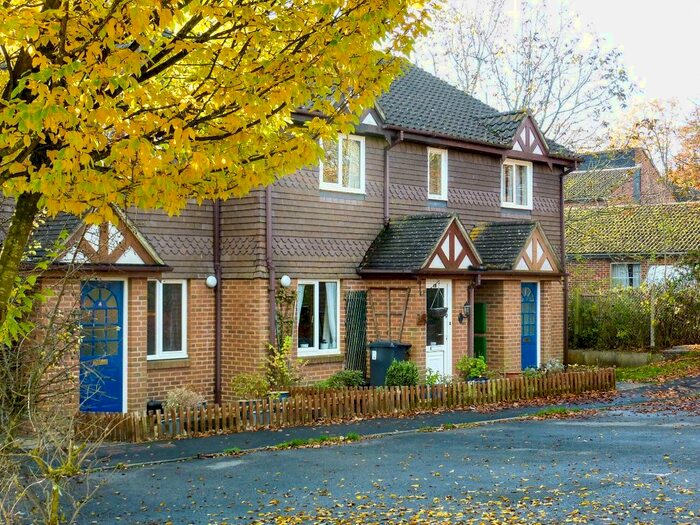 1 Bedroom Flat To Rent In Montgomery Gardens, Salisbury, SP2