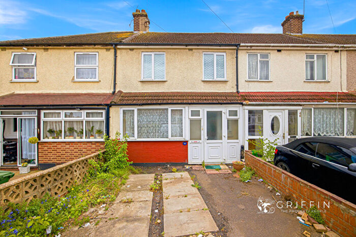 3 Bedroom Terraced House For Sale In Palmerston Road, South Stifford, Grays, RM20