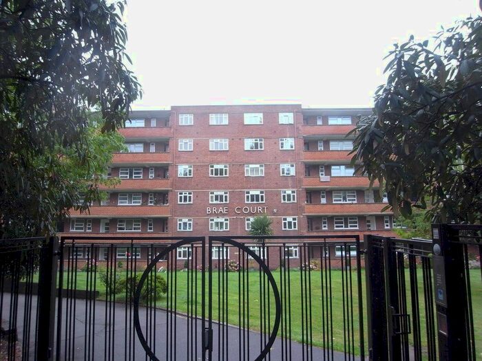 3 Bedroom Flat To Rent In Brae Court, Kingston Hill, KT2