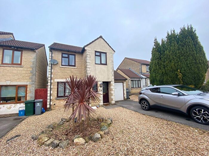 3 Bedroom Property To Rent In Barnfield Close, Pontprennau, Cardiff, CF23