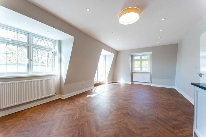 1 Bedroom Flat To Rent In High Street, Shepperton, TW17