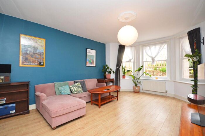 1 Bedroom Flat For Sale In Castle Hill Avenue, Folkestone, CT20