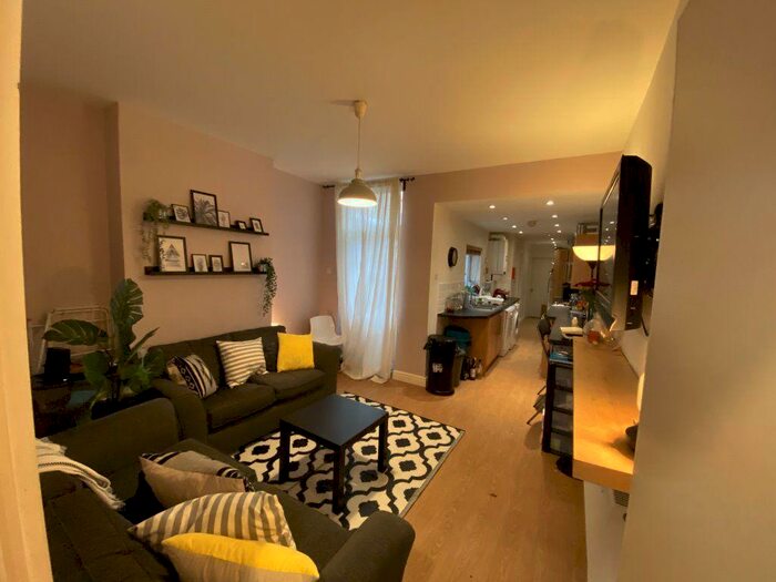 7 Bedroom House To Rent In Exeter Road, B29