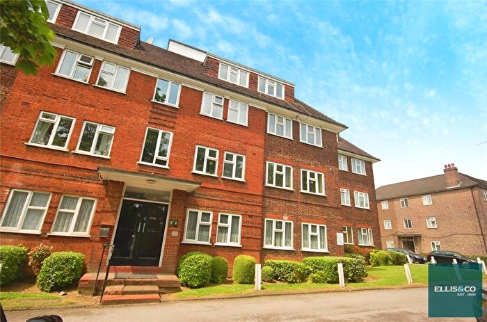 2 Bedroom Apartment To Rent In High Road, North Finchley, N12