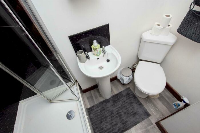 5 Bedroom House To Rent In Teignmouth Road, Birmingham, B29