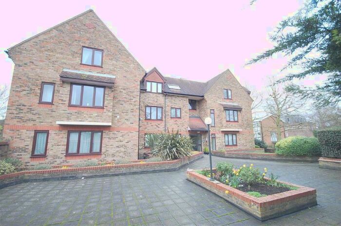 Flat To Rent In The Oaks, Ruislip, HA4