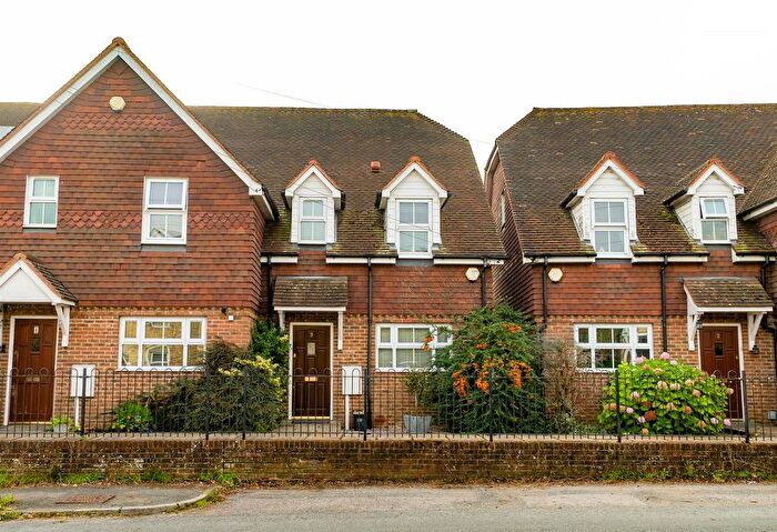 3 Bedroom Town House For Sale In Maidstone Road, Wateringbury, ME18
