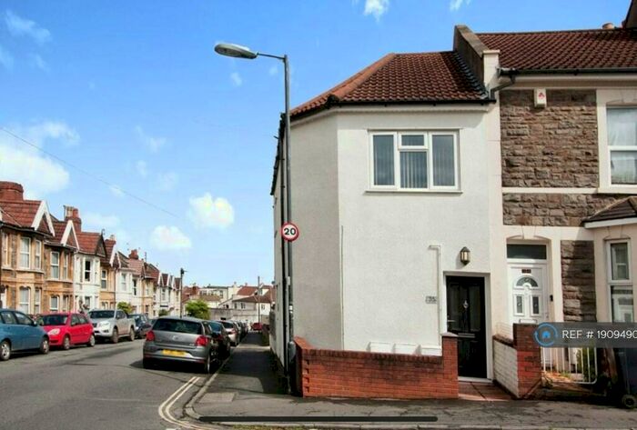 2 Bedroom Flat To Rent In Brislington, Bristol, BS4