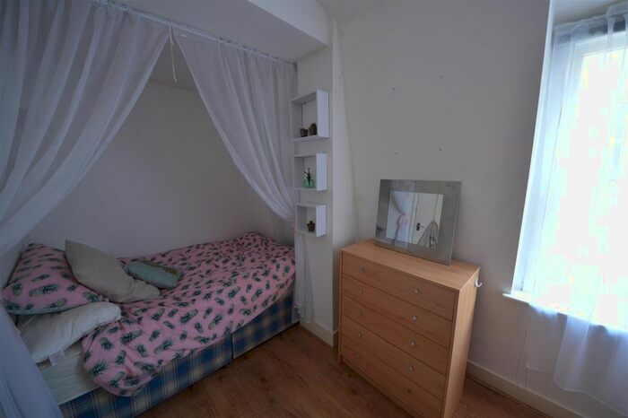 2 Bedroom Flat To Rent In Canfield Gardens, South Hampstead, NW6