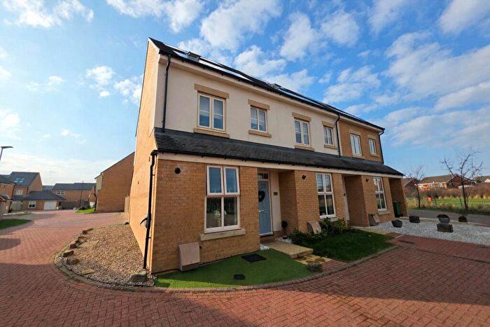 3 Bedroom End Of Terrace House For Sale In Hedley Close, Houghton Le Spring, Tyne And Wear, DH4