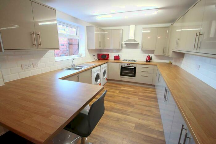 6 Bedroom House To Rent In Cardigan Terrace, Newcastle Upon Tyne, Tyne And Wear, NE6