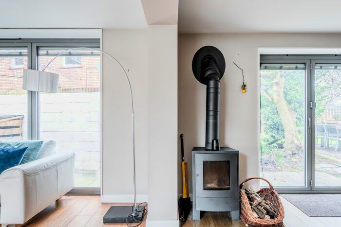 3 Bedroom Detached House To Rent In Clapham Park Terrace, Lyham Road, Brixton, London, SW2