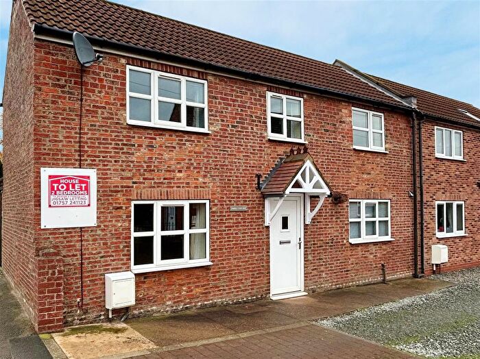 2 Bedroom Semi-Detached House To Rent In Poppy Cottage, Cliffe, YO8