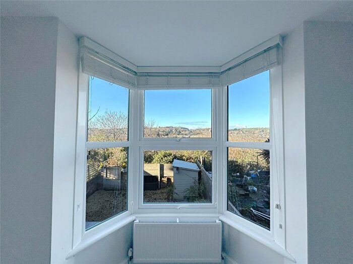 2 Bedroom Flat To Rent In Exeter, Devon, EX4