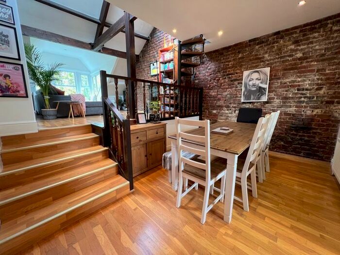 2 Bedroom Flat To Rent In North Terrace, Newcastle Upon Tyne, NE2