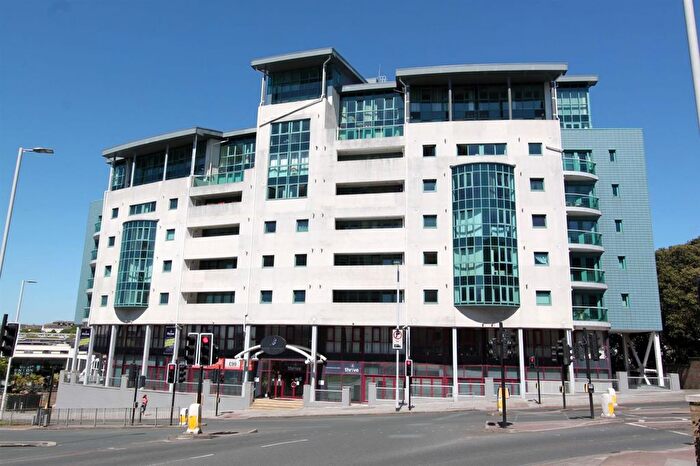 1 Bedroom Flat To Rent In Ocean Crescent, The Hoe, Plymouth, PL1