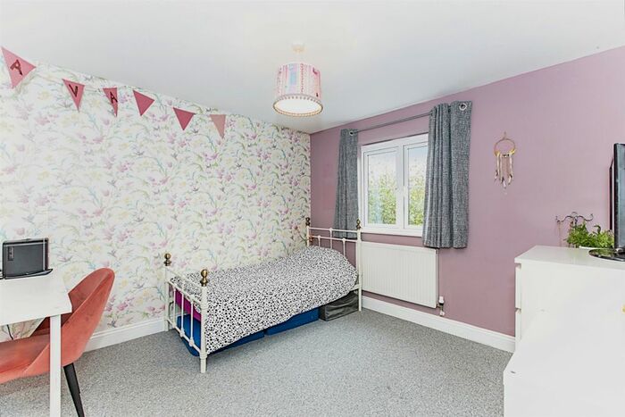 5 Bedroom Detached House For Sale In James Gribble Court, Raunds, Wellingborough, NN9
