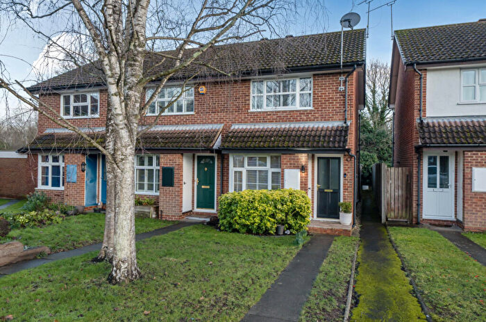 2 Bedroom End Of Terrace House For Sale In Kesteven Way, Wokingham, Berkshire, RG41
