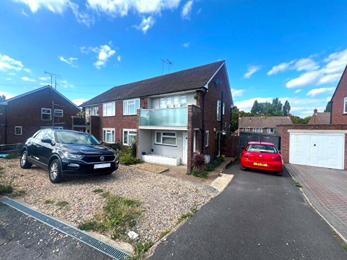 2 Bedroom Maisonette To Rent In Woodmill Lane, Southampton, Hampshire, SO18