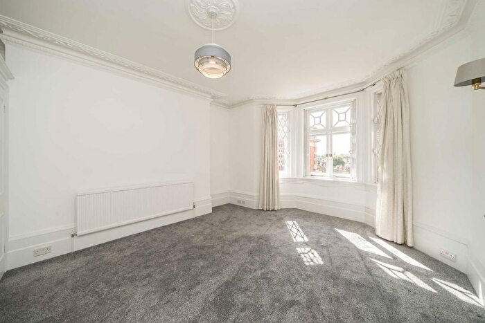 2 Bedroom Flat To Rent In Abingdon Villas, Kensington, W8