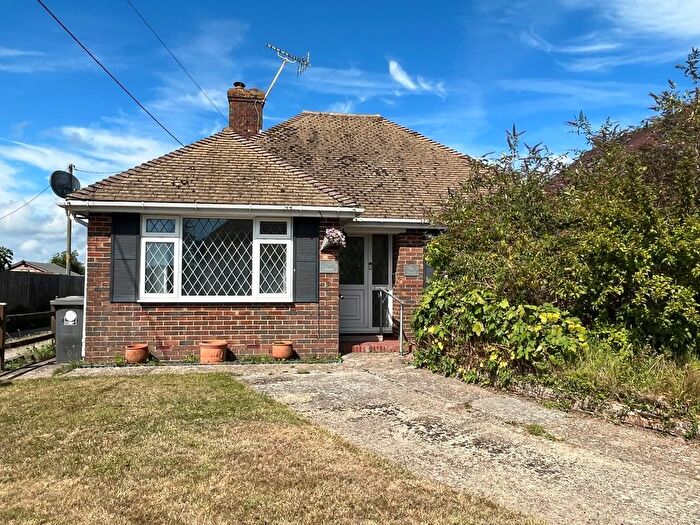 2 Bedroom Detached Bungalow For Sale In The Green, Ninfield, TN33
