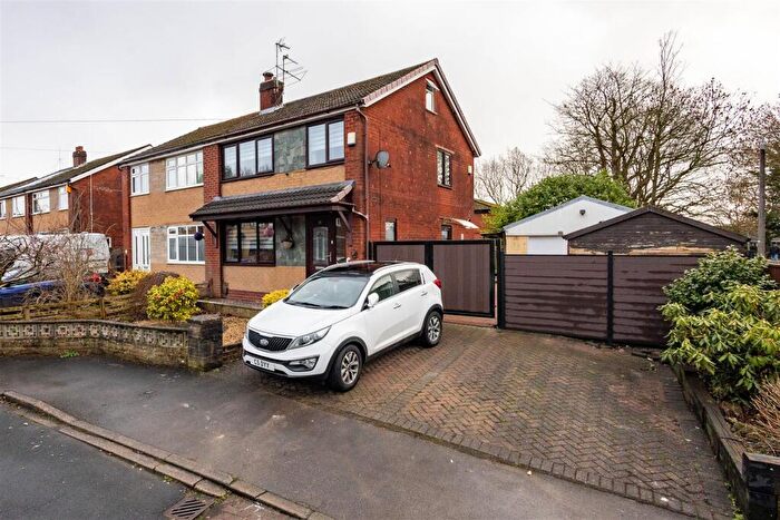 3 Bedroom Semi Detached House For Sale In Newton Close, Leyland, PR26
