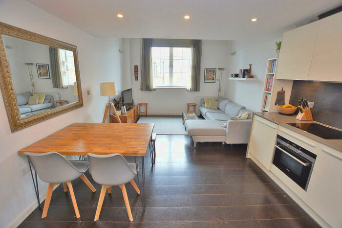 1 Bedroom Flat To Rent In Gore House, Drummond Way, London, N1