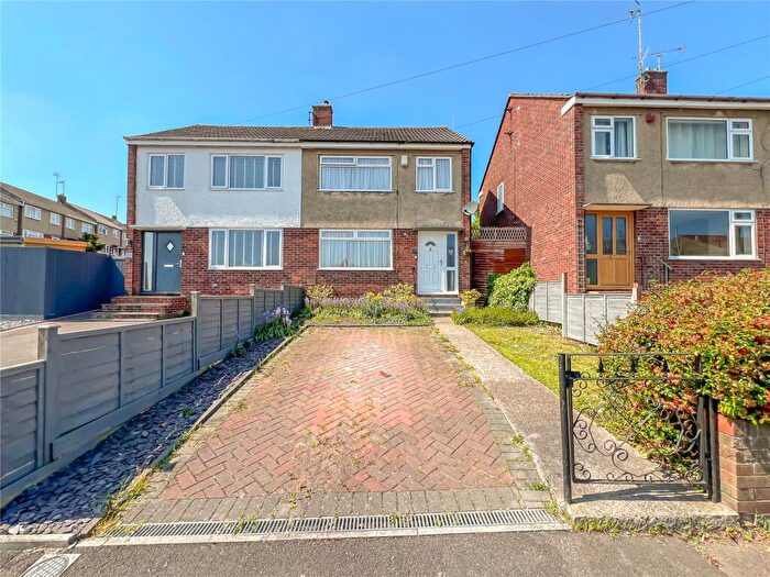 3 Bedroom Semi-Detached House For Sale In Peartree Lane, Kingswood, Bristol, BS15