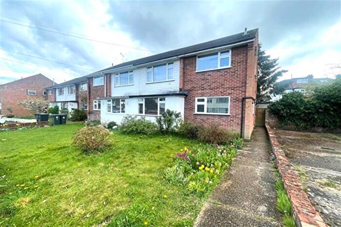 2 Bedroom Maisonette To Rent In Valley Close, Loughton, IG10