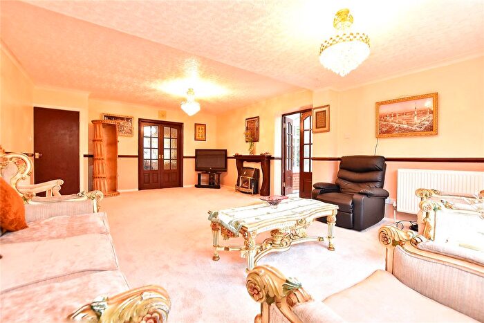 4 Bedroom Detached House For Sale In Wordsworth Way, Bamford, Rochdale, Greater Manchester, OL11