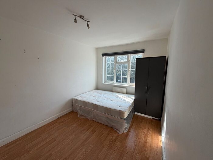 2 Bedroom Flat To Rent In Bridge Street, Pinner, HA5