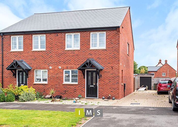 2 Bedroom Semi-Detached House For Sale In Hampden Square, Upper Heyford, OX25