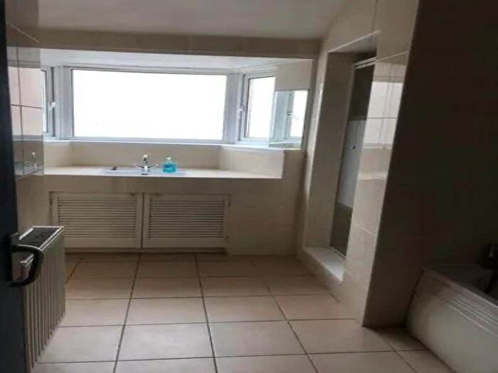 5 Bedroom Property To Rent In Victoria Avenue, Brynmill, Swansea, SA1